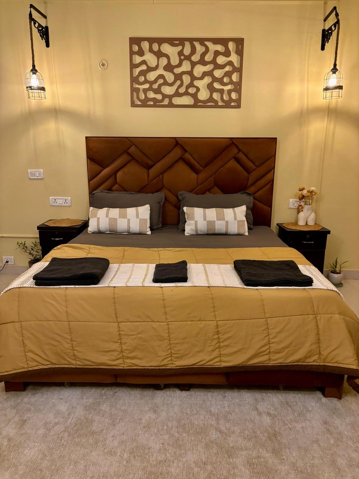 Atharva'S Homestay By Goaround Homes - Nehru Enclave Metro, South Delhi นิวเดลี ภายนอก รูปภาพ