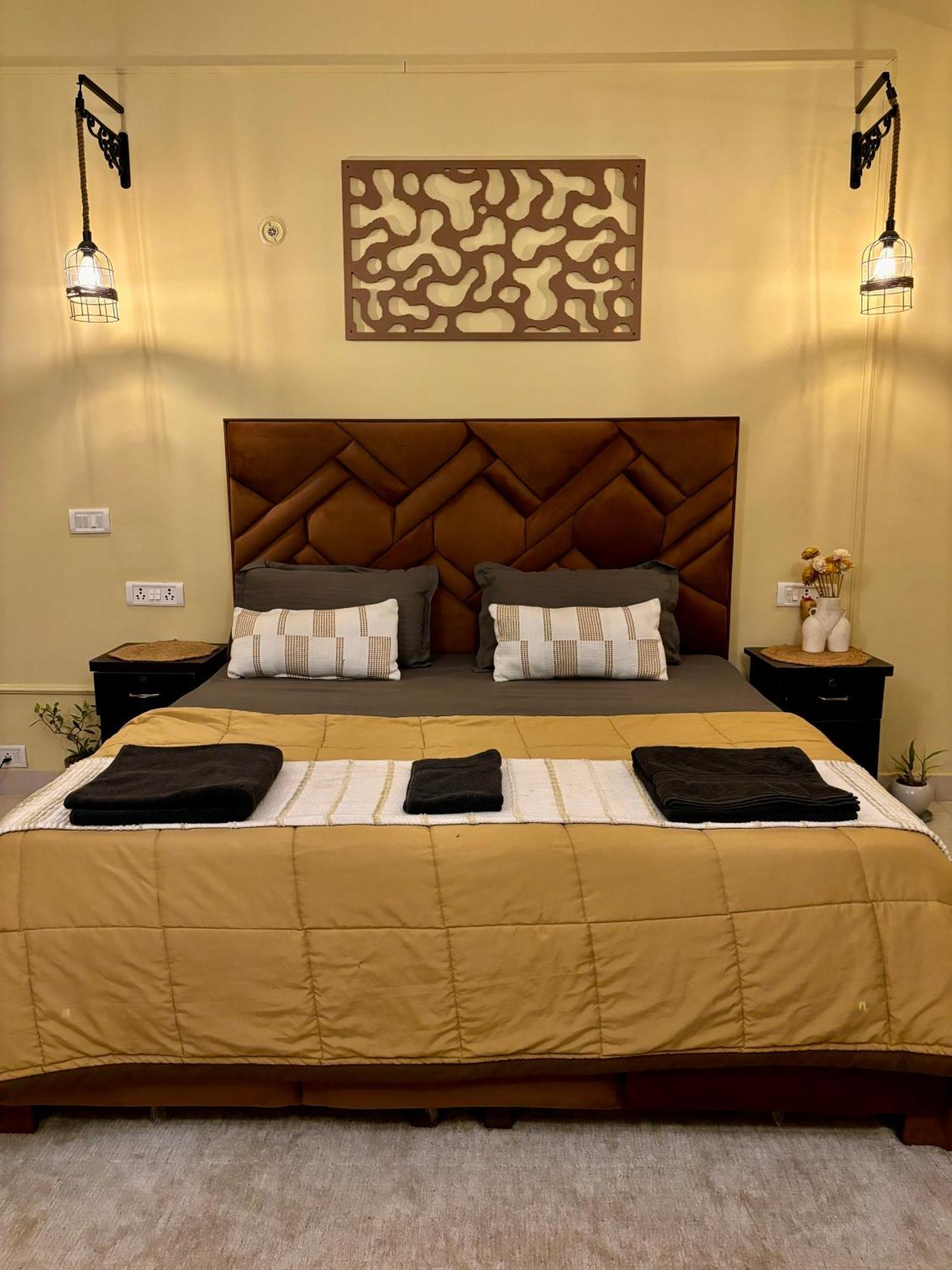 Atharva'S Homestay By Goaround Homes - Nehru Enclave Metro, South Delhi นิวเดลี ภายนอก รูปภาพ