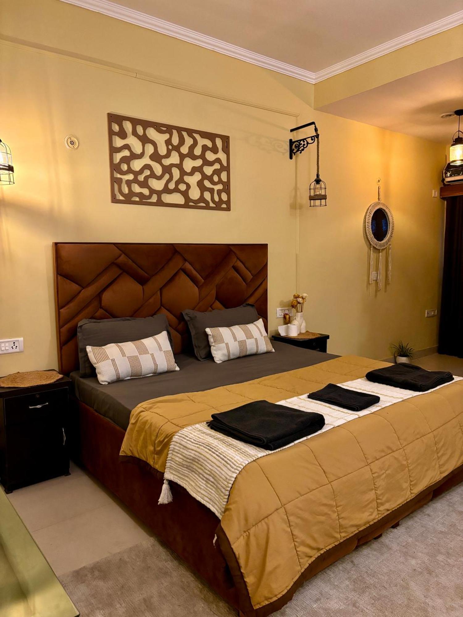 Atharva'S Homestay By Goaround Homes - Nehru Enclave Metro, South Delhi นิวเดลี ภายนอก รูปภาพ