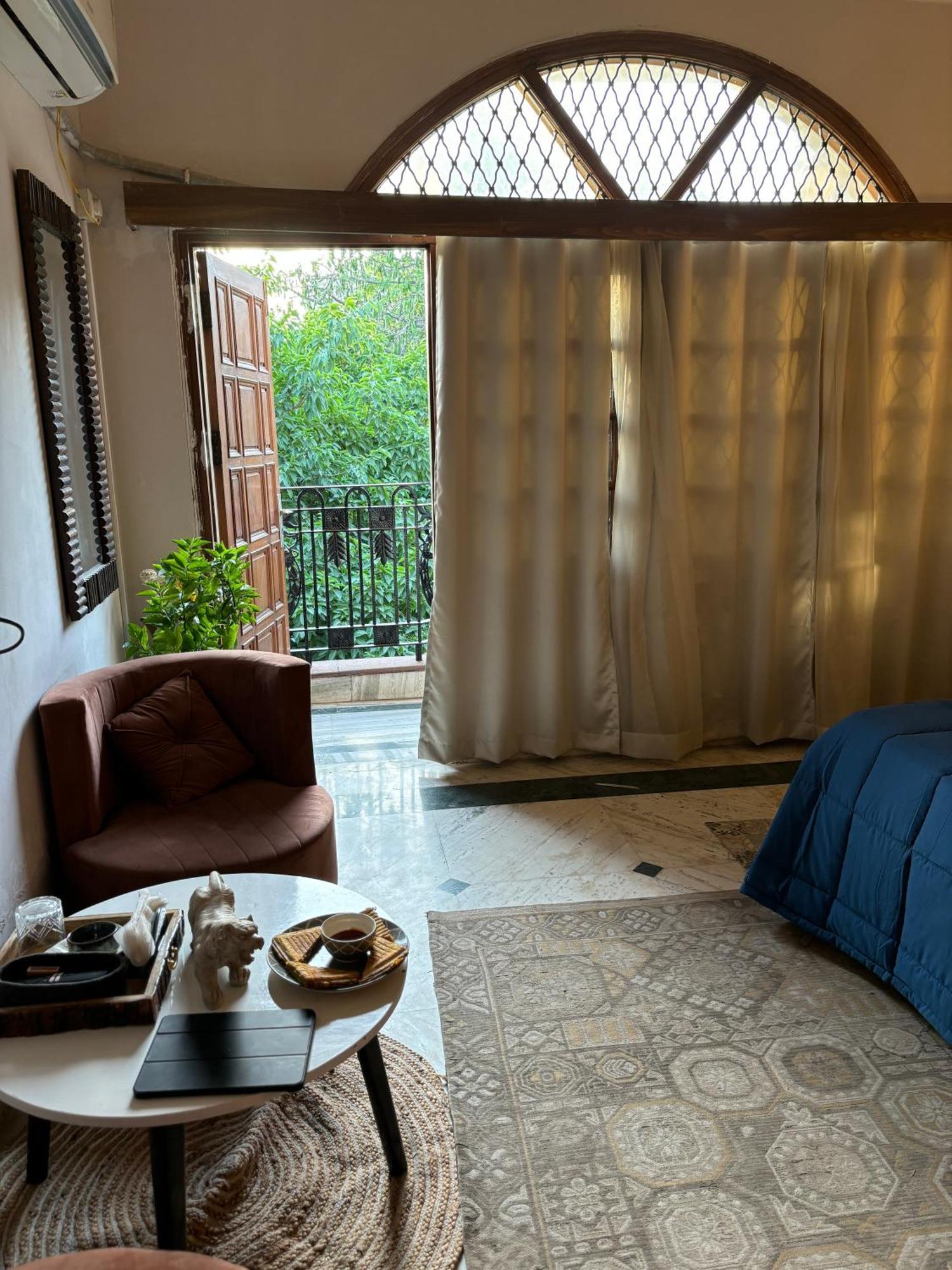 Atharva'S Homestay By Goaround Homes - Nehru Enclave Metro, South Delhi นิวเดลี ภายนอก รูปภาพ