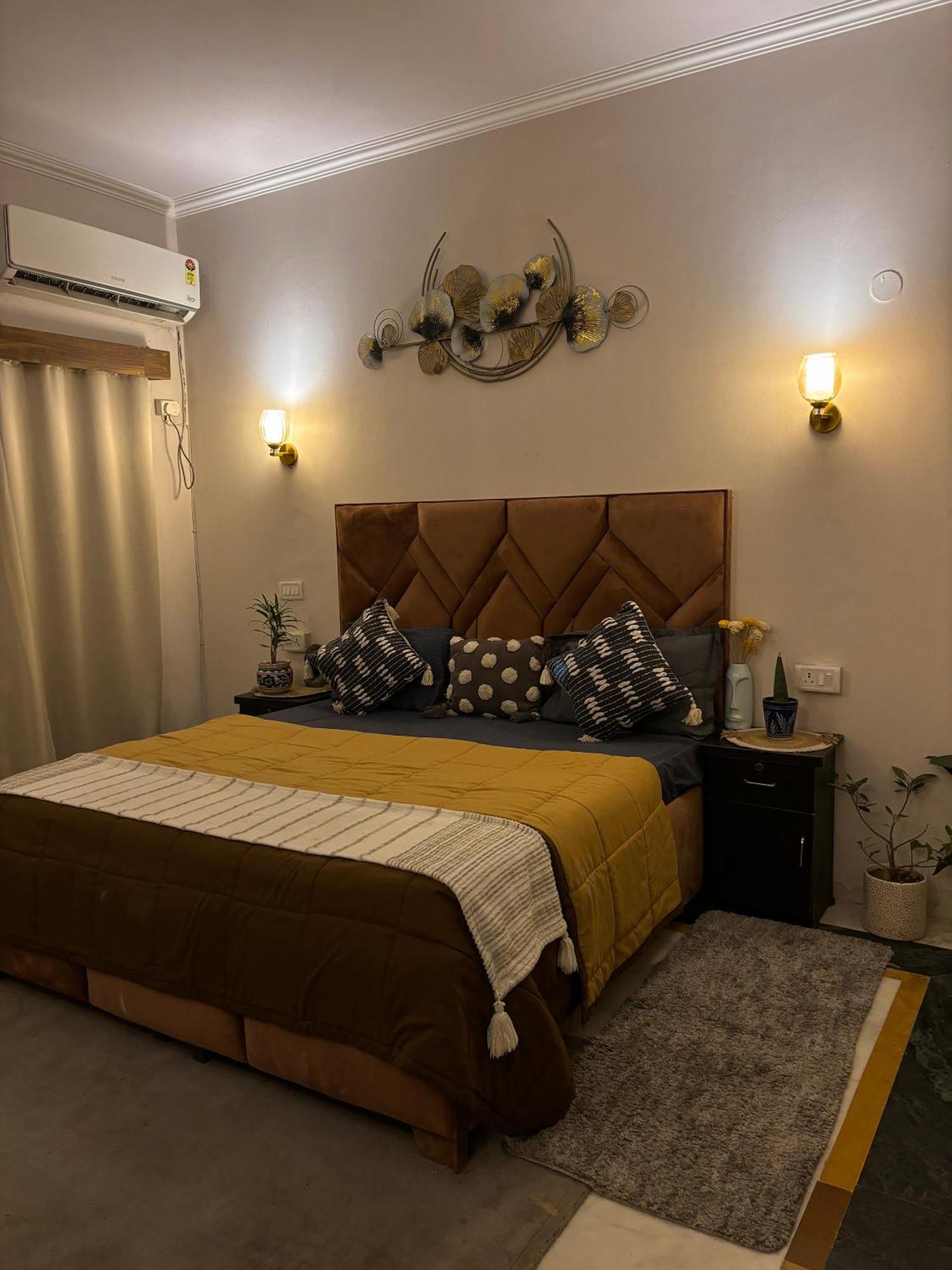 Atharva'S Homestay By Goaround Homes - Nehru Enclave Metro, South Delhi นิวเดลี ภายนอก รูปภาพ