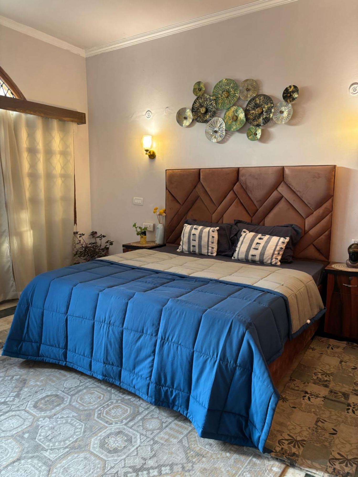 Atharva'S Homestay By Goaround Homes - Nehru Enclave Metro, South Delhi นิวเดลี ภายนอก รูปภาพ