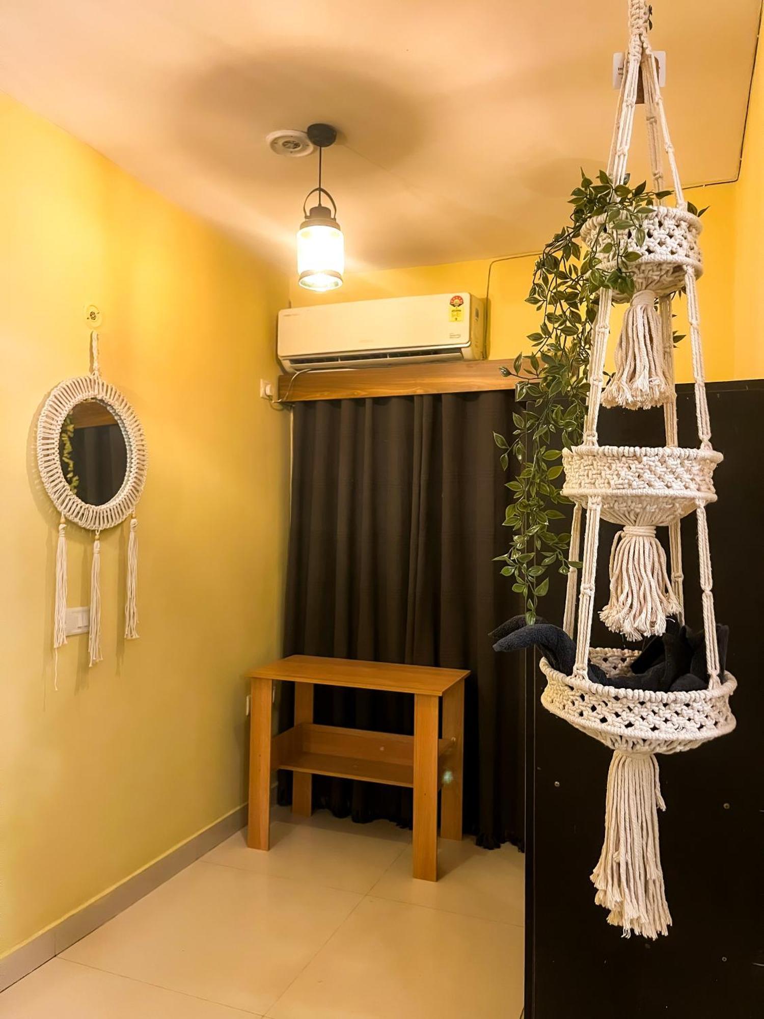 Atharva'S Homestay By Goaround Homes - Nehru Enclave Metro, South Delhi นิวเดลี ภายนอก รูปภาพ