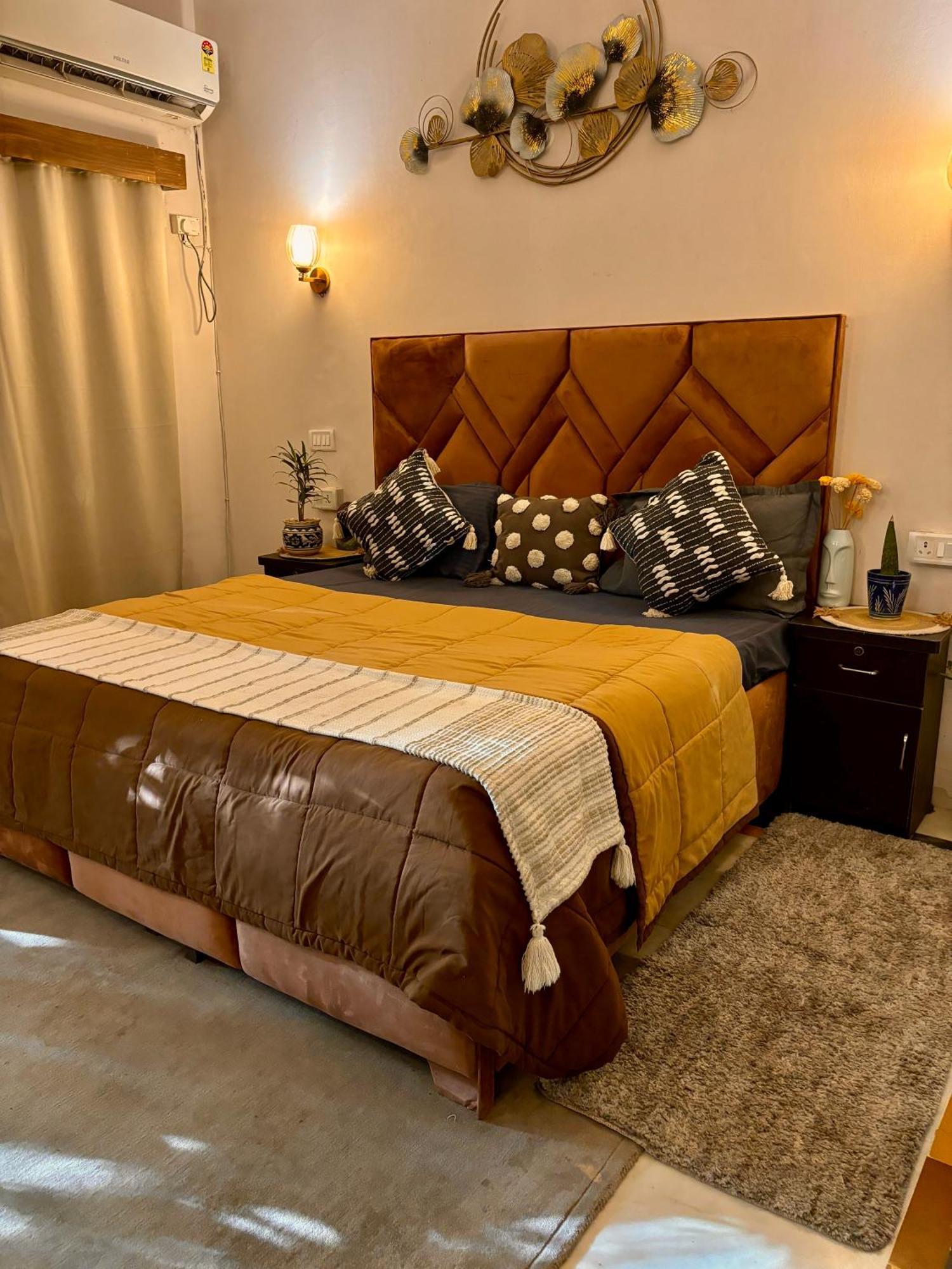 Atharva'S Homestay By Goaround Homes - Nehru Enclave Metro, South Delhi นิวเดลี ภายนอก รูปภาพ