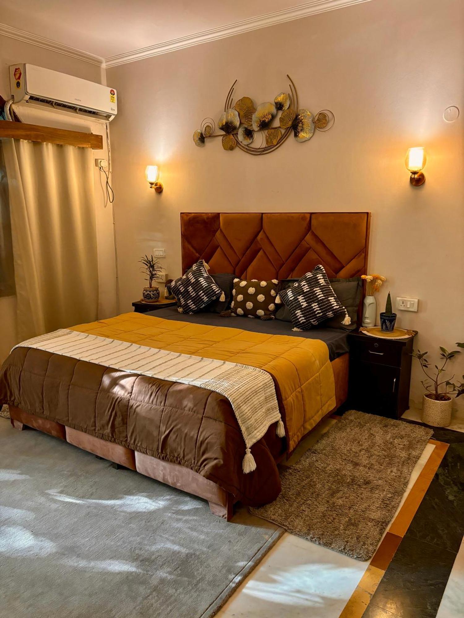 Atharva'S Homestay By Goaround Homes - Nehru Enclave Metro, South Delhi นิวเดลี ภายนอก รูปภาพ