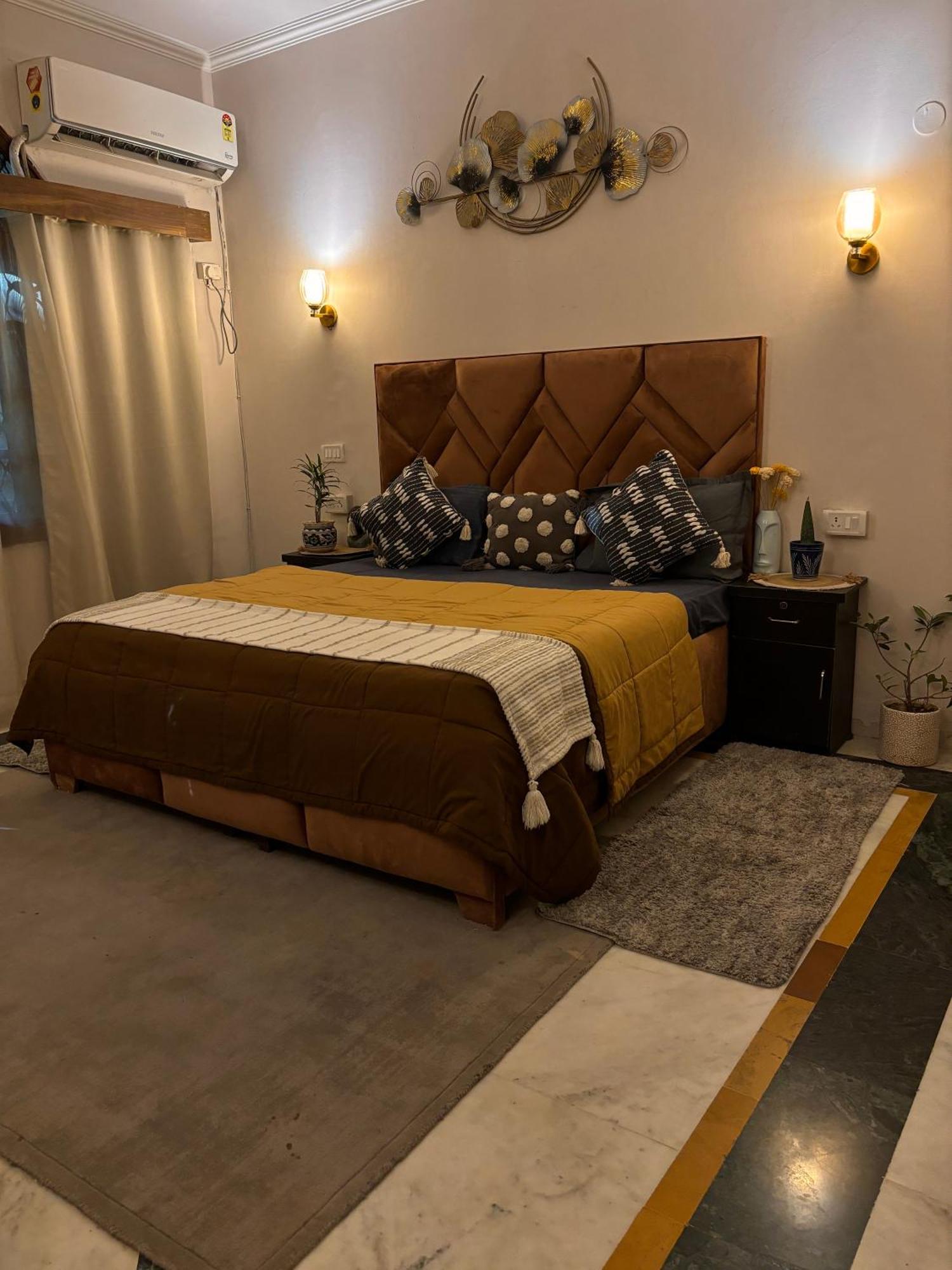Atharva'S Homestay By Goaround Homes - Nehru Enclave Metro, South Delhi นิวเดลี ภายนอก รูปภาพ