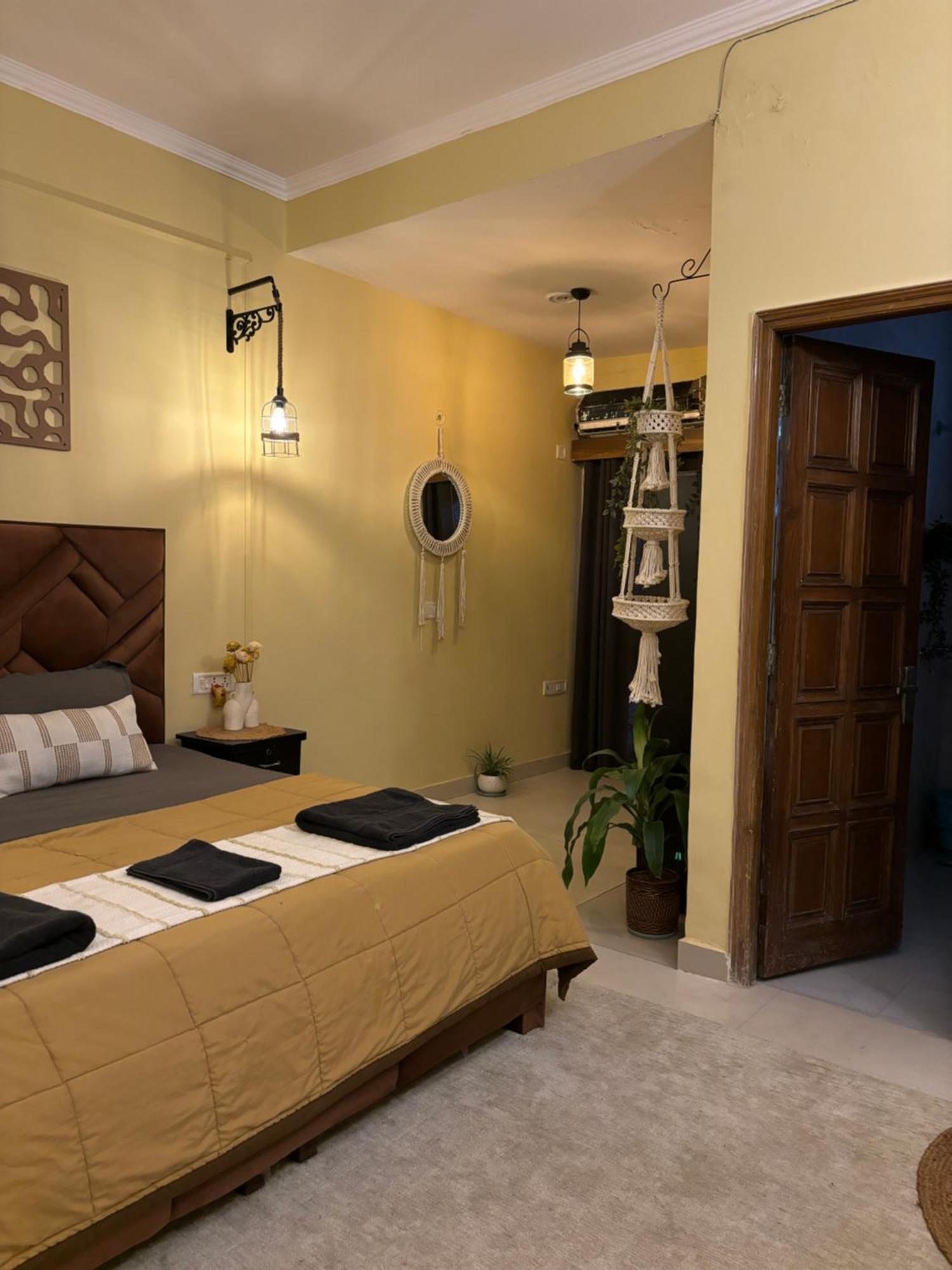 Atharva'S Homestay By Goaround Homes - Nehru Enclave Metro, South Delhi นิวเดลี ภายนอก รูปภาพ