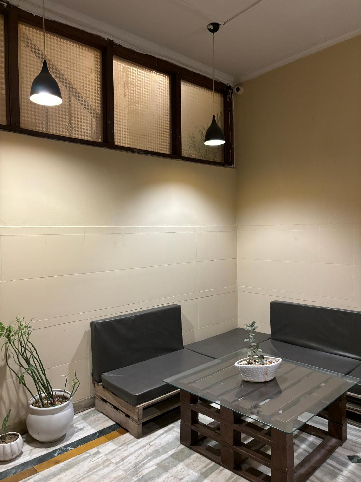 Atharva'S Homestay By Goaround Homes - Nehru Enclave Metro, South Delhi นิวเดลี ภายนอก รูปภาพ
