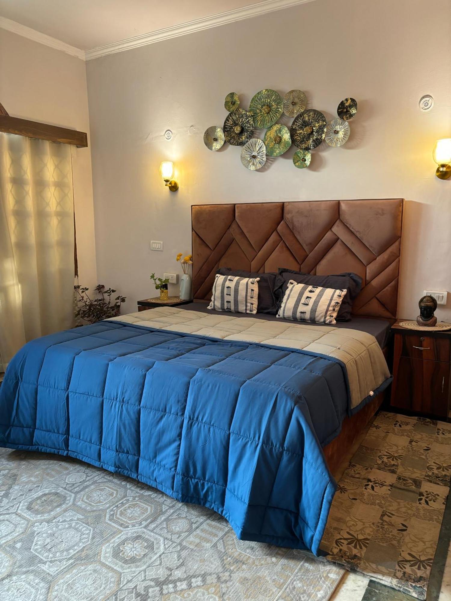 Atharva'S Homestay By Goaround Homes - Nehru Enclave Metro, South Delhi นิวเดลี ภายนอก รูปภาพ