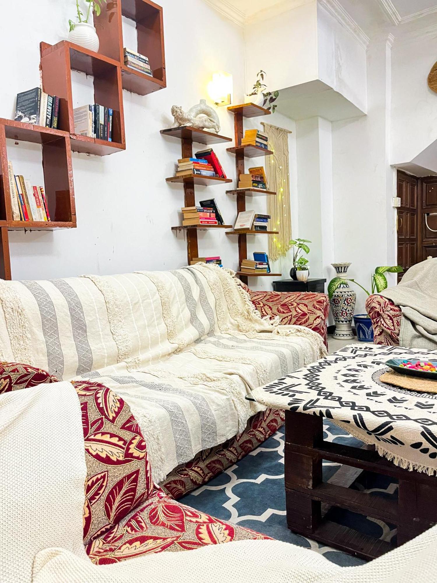 Atharva'S Homestay By Goaround Homes - Nehru Enclave Metro, South Delhi นิวเดลี ภายนอก รูปภาพ