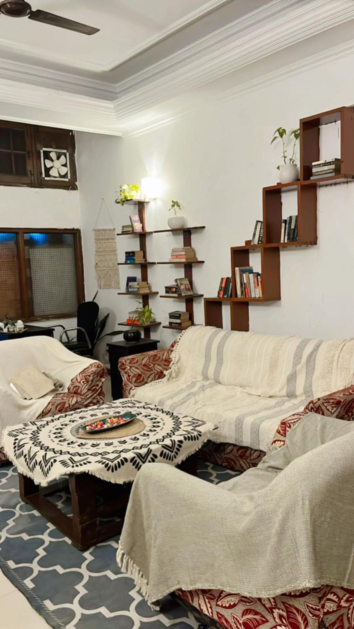 Atharva'S Homestay By Goaround Homes - Nehru Enclave Metro, South Delhi นิวเดลี ภายนอก รูปภาพ