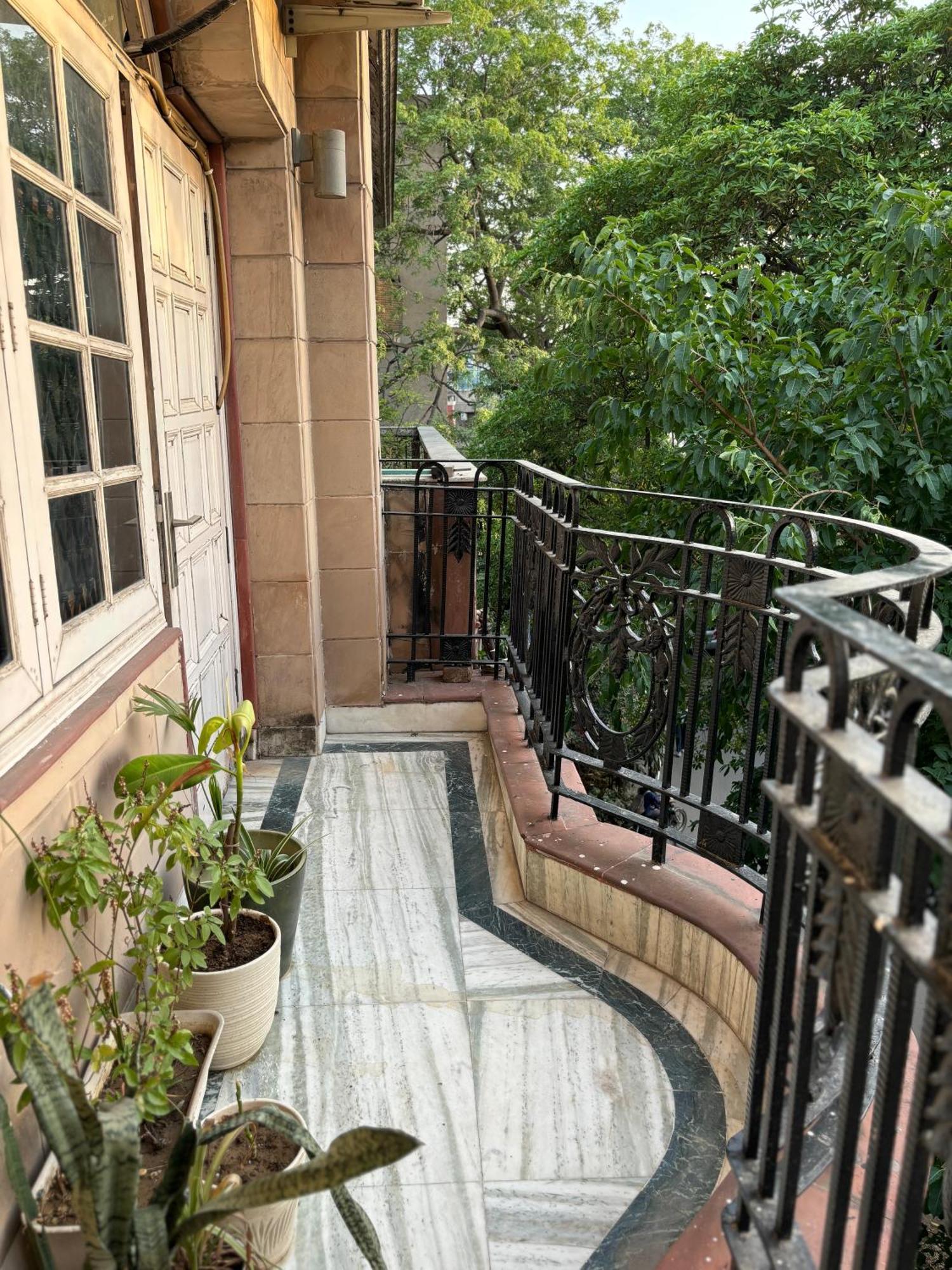 Atharva'S Homestay By Goaround Homes - Nehru Enclave Metro, South Delhi นิวเดลี ภายนอก รูปภาพ